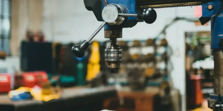 Bosch PBD 40: die Tischbohrmaschine, die mitdenkt tischbohrmaschine werkstatt