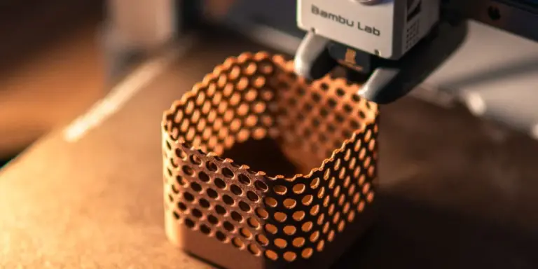 Bambu Lab A1 Mini: der Bettschubser, der leise genug fürs Wohnzimmer ist wabenvase im druck